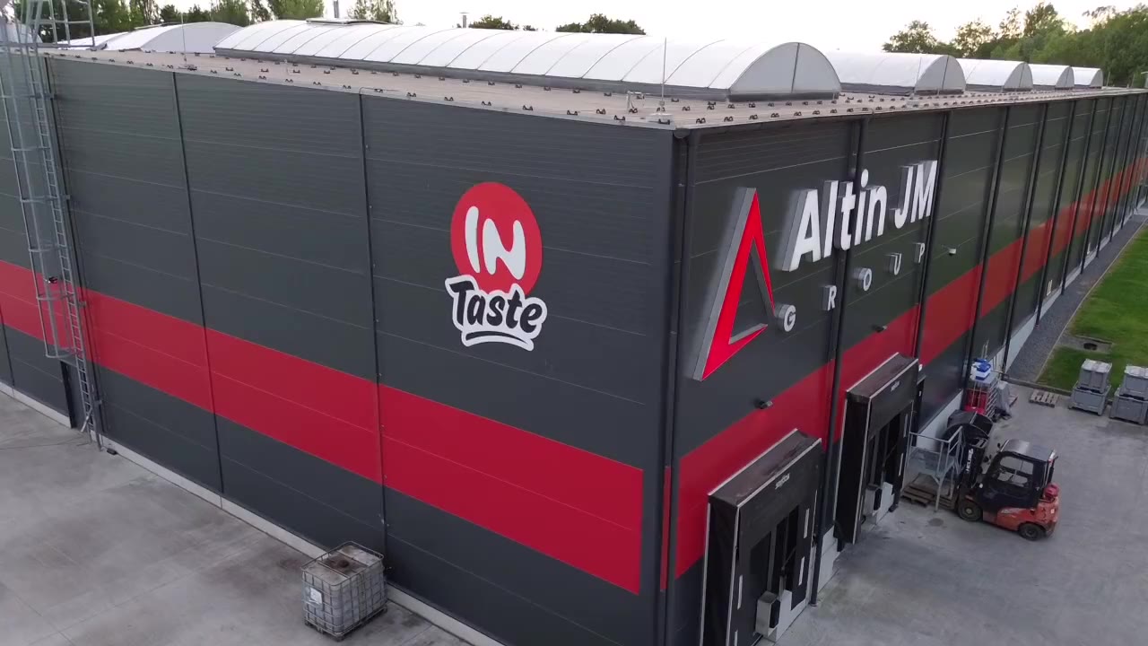 Nová výrobní hala z leteckého pohledu